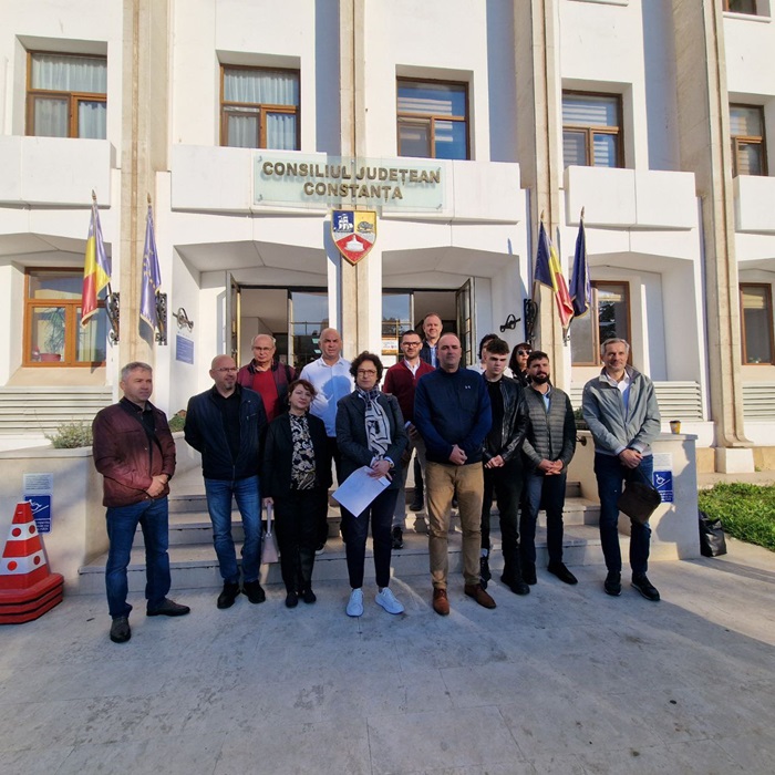 LIVE FOTO VIDEO Constanța: Partidul DREPT depune listele pentru parlamentare. Felicia Ovanesian: A fost consens deplin la alcătuirea listei. Vrem să facem diferența