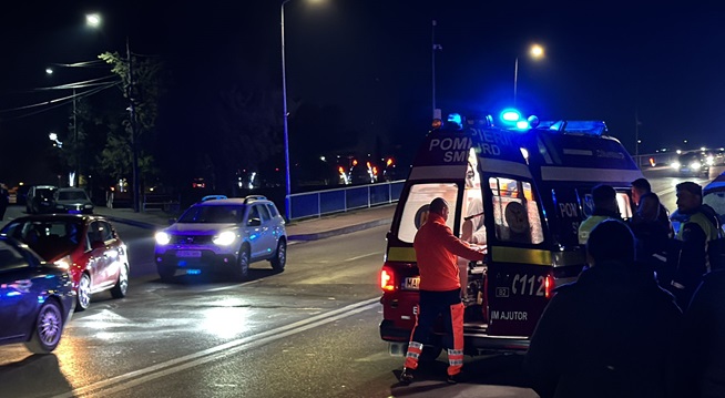FOTO Accident în Medgidia: Un pieton, lovit de o mașină, după ce a traversat prin loc nepermis