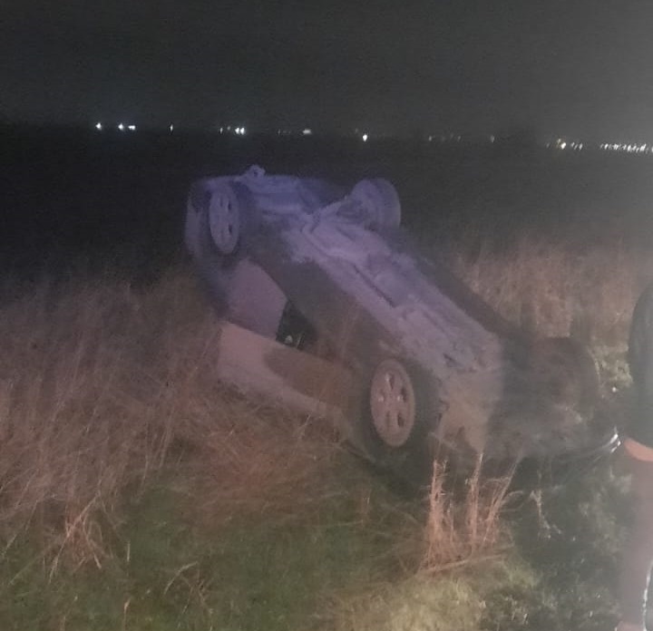 Accident pe DN 22, între Lumina și Oituz: Un autoturism s-a răsturnat. Trei persoane au scăpat ca prin minune