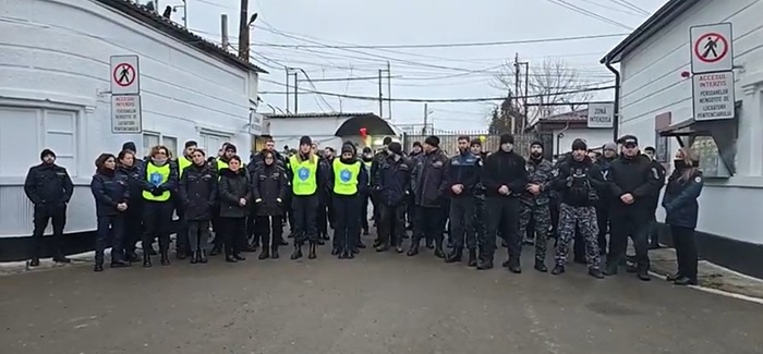 Penitenciarul Poarta Albă protest