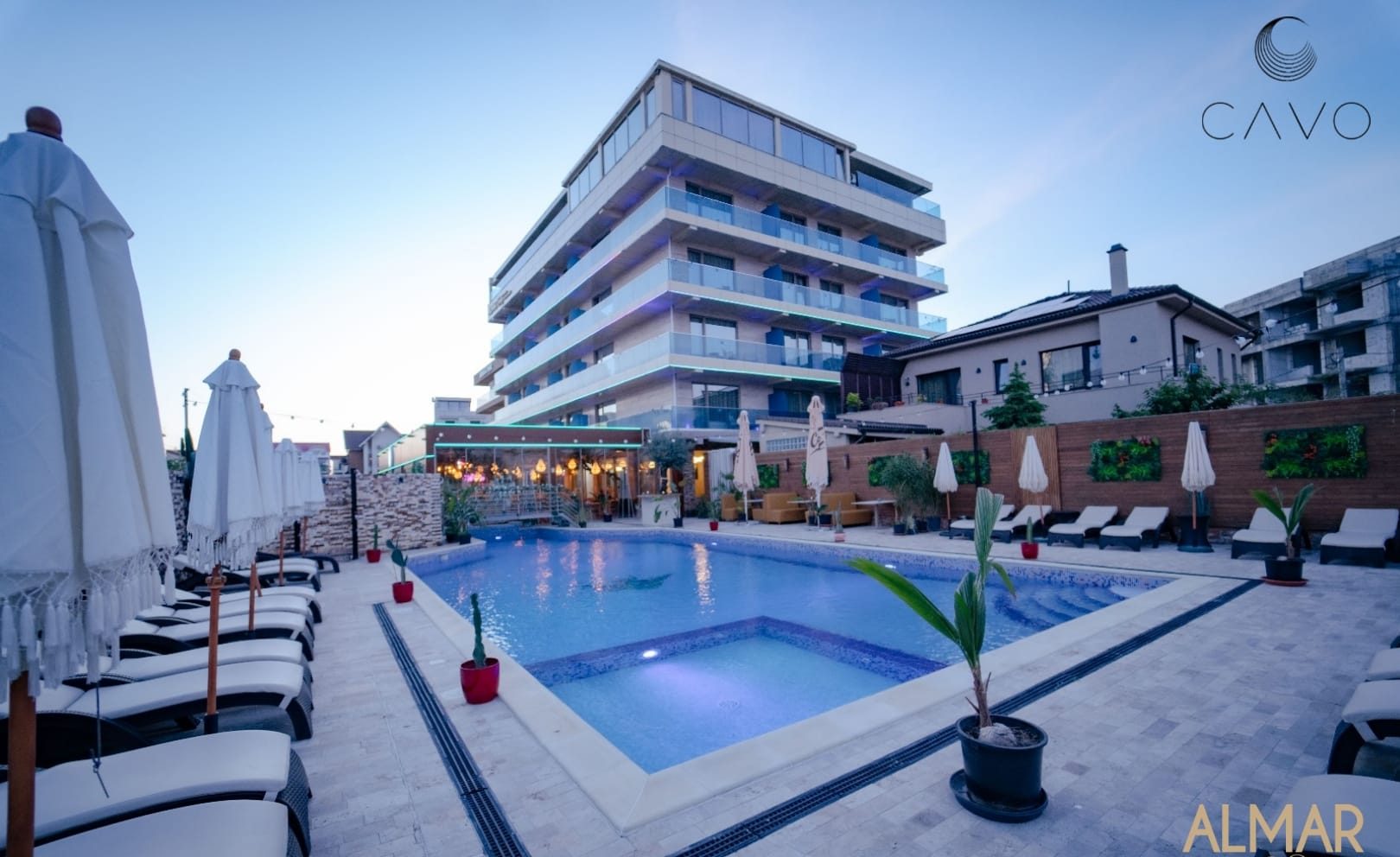 Familia Pocora scade cu jumătate de milion de euro prețul de vânzare al hotelului Almar Luxury din Mamaia Nord