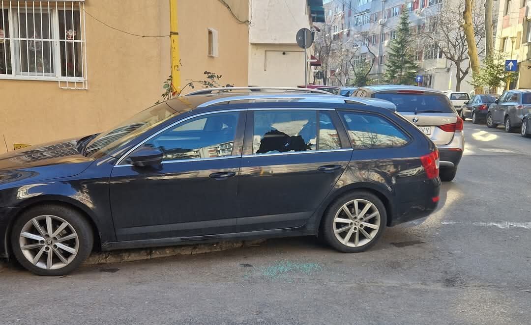 Mașină găsită spartă în Constanța