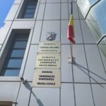 Constanța: studentul acuzat că și-ar fi incendiat profesorul de matematică, sub control judiciar