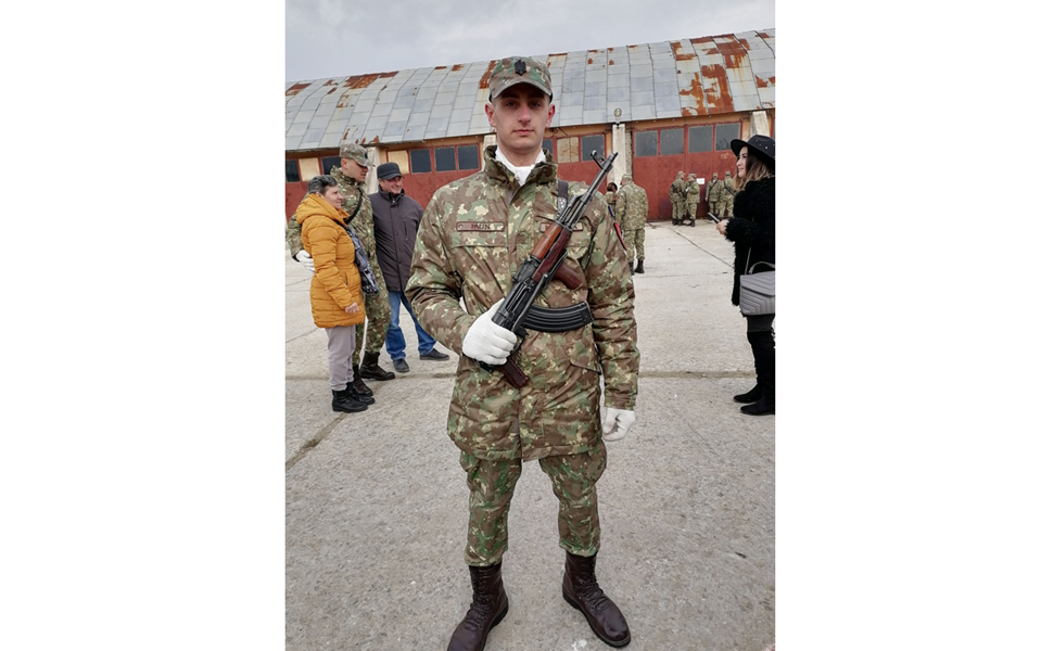 Un tânăr de 21 de ani, diagnosticat cu Limfom Hodgkin, are nevoie de ajutor pentru a înfrunta o luptă grea pentru o șansă la viață