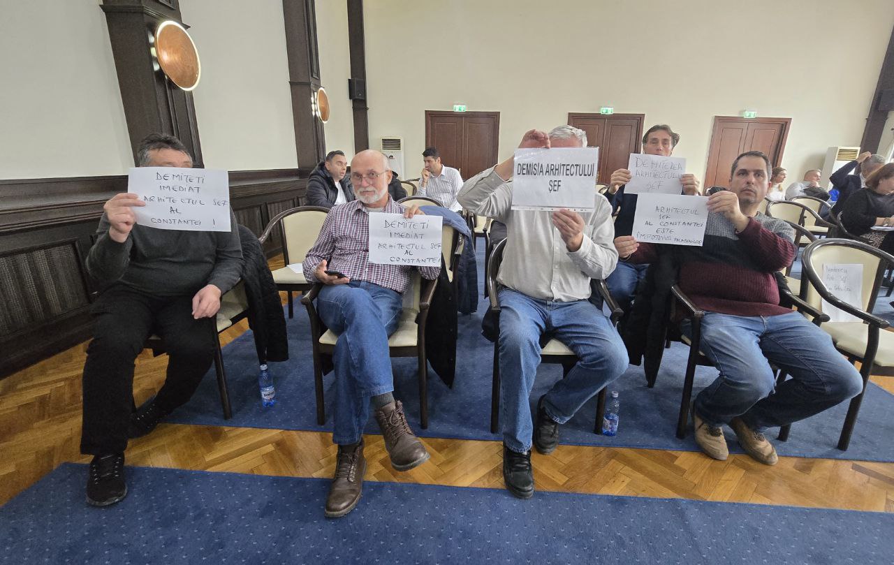 Momente tensionate la ședința de Consiliu Local: Reprezentanții Asociației Palazu Mare au venit să ceară demiterea arhitectului șef
