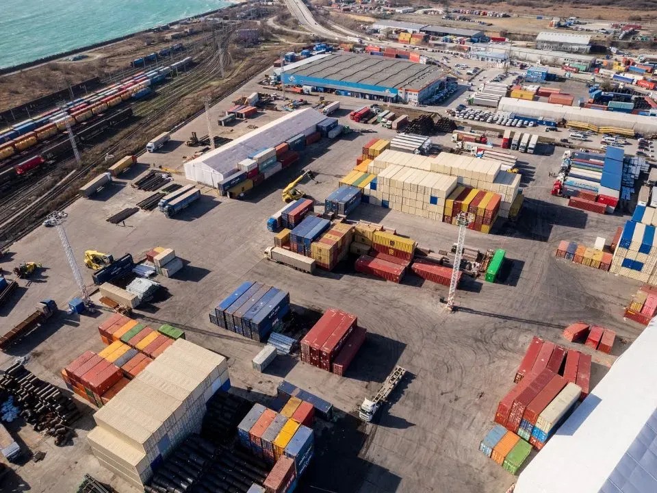 Sea Container Services, firma lui Bogatu, Făinărea și Pilcă, a primit undă verde de la Mediu pentru realizarea unor investiții în Portul Constanța