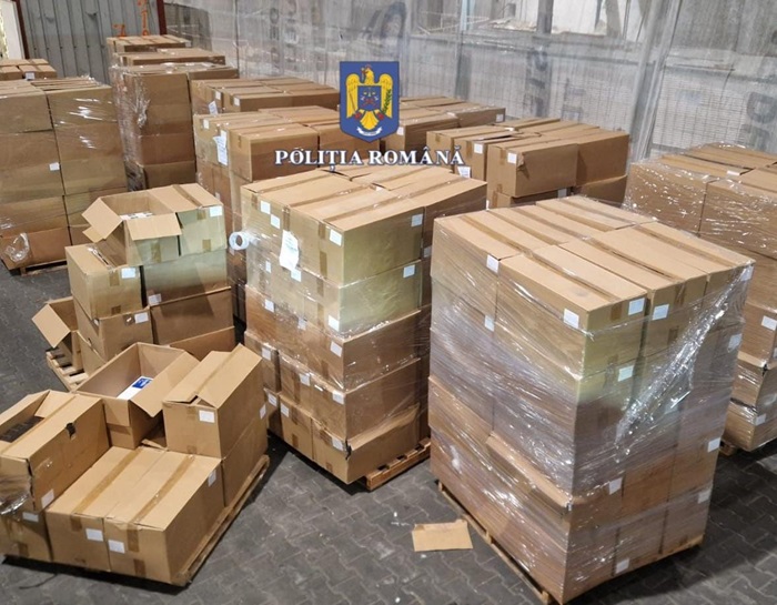 LOVITURĂ pentru contrabandiști: Tutun și țigări de peste jumătate de milion de euro, confiscate de polițiști