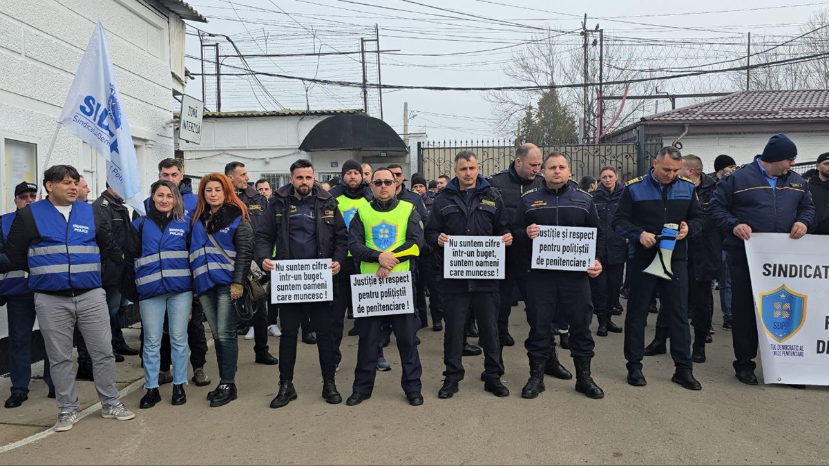Penitenciarul Poarta Albă protest