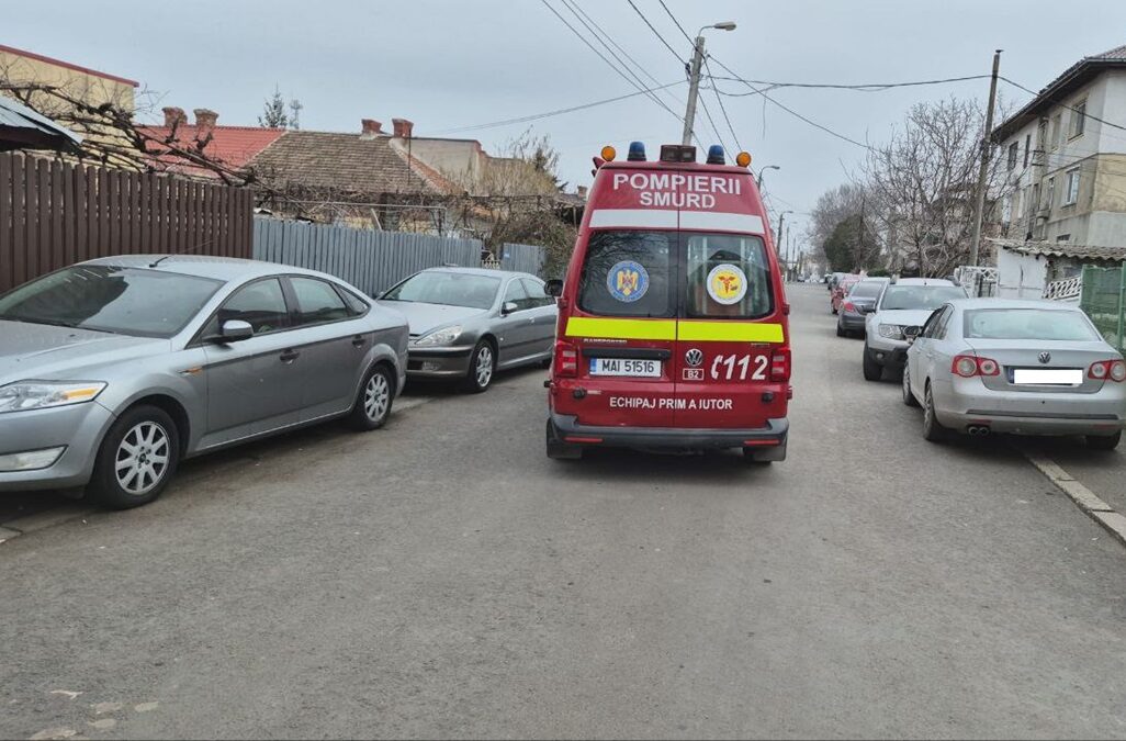 Alertă în Constanța! Imobil ÎN FLĂCĂRI pe strada Theodor Speranția. Pompierii intervin cu autospecialele de stingere și SMURD