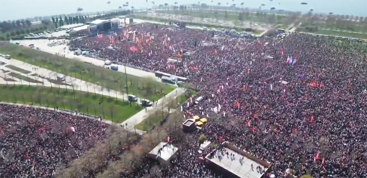 VIDEO Turcia: Sute de mii de oameni protestează împotriva arestării primarul Istanbulului, Ekrem Imamoglu