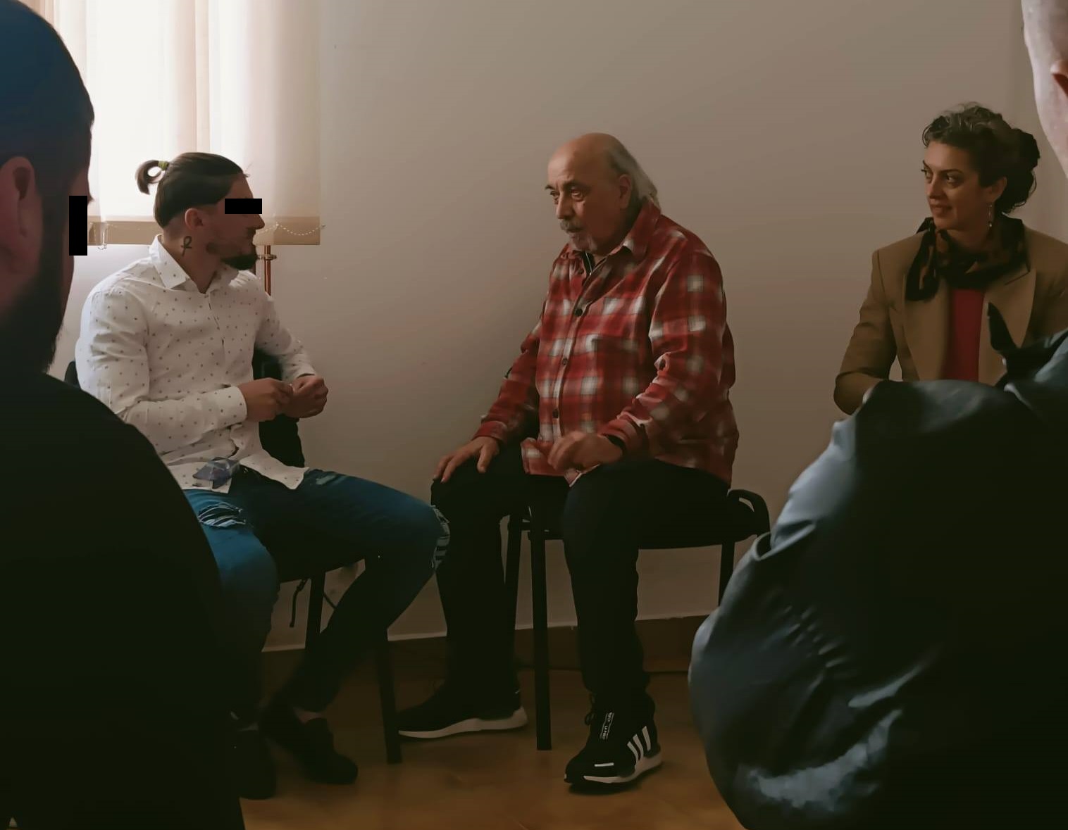 întâlnire deținuti Poarta Albă - terapeut