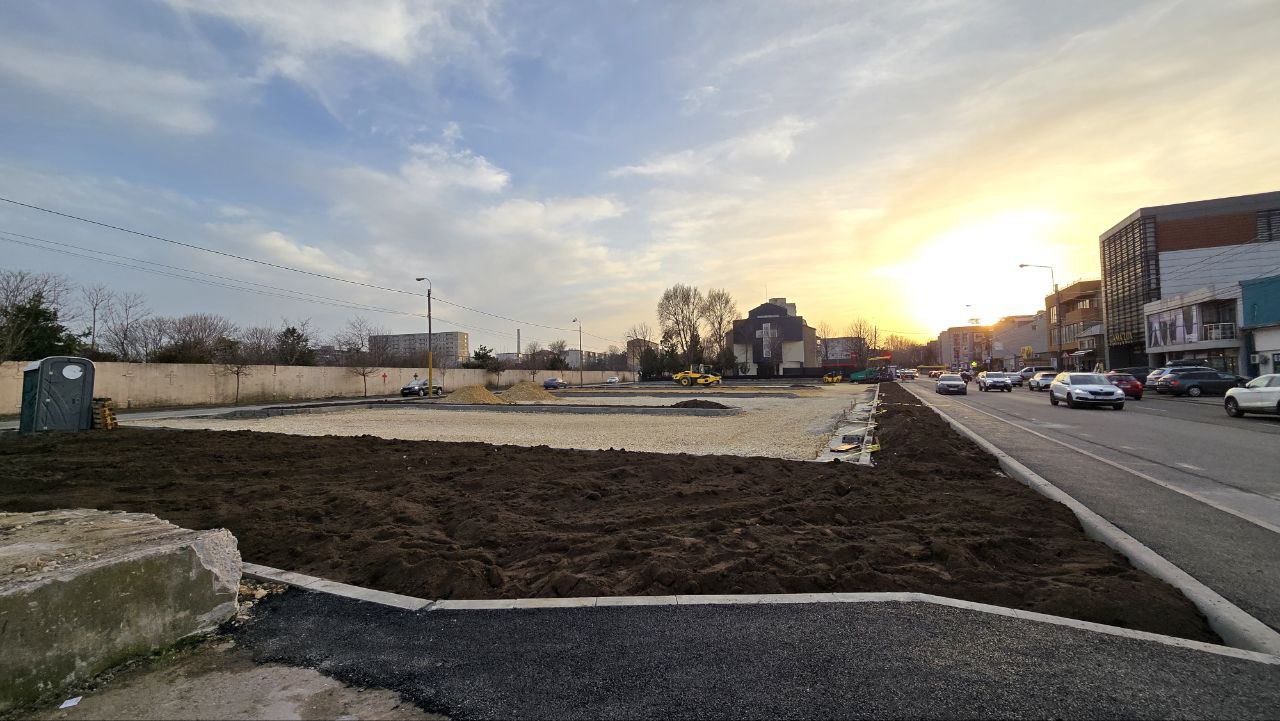 FOTO Proiectul de amenajare a unei parcări cu spații verzi pe locul fostului Bazar Gorbaciov a avansat
