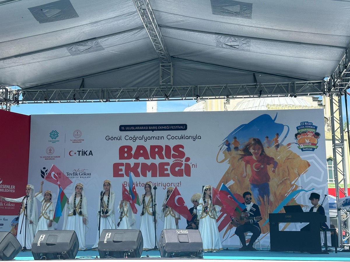 Cumpăna Ansamblul Folcloric Mugurașii Cumpenei Festivalul Internațional Pâinea Păcii Istanbul