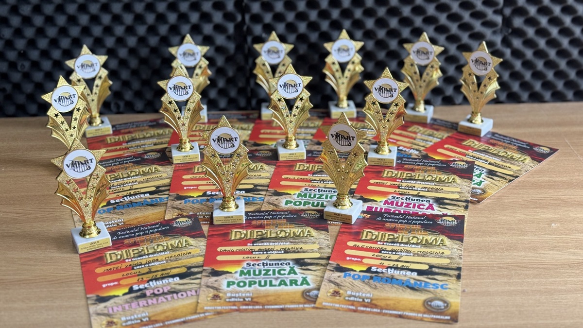 FOTO Elevii claselor de canto din Medgidia au obținut o salbă de premii la Festivalul Național de muzică pop și populară Sfinxul de Aur de la Bușteni