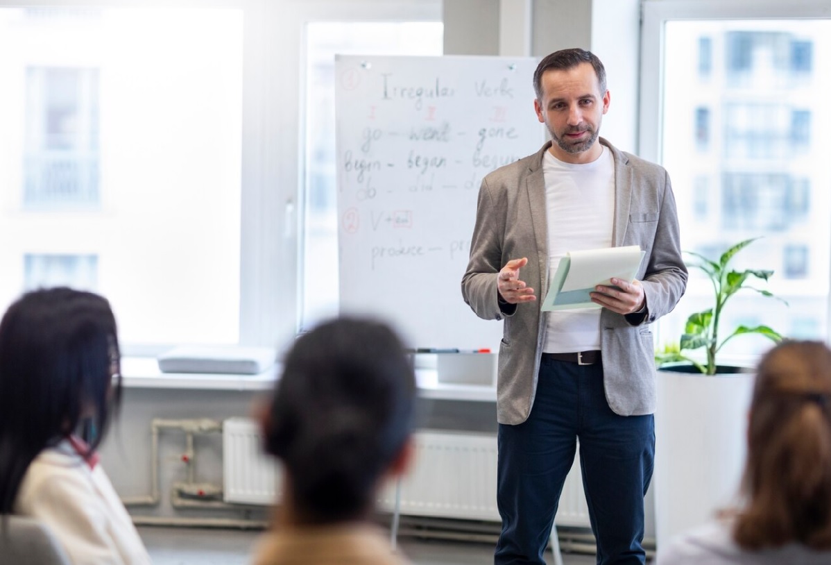 Plata cu ora pentru profesori se va raporta la timpul total de lucru. Anunțul ministrului Educației