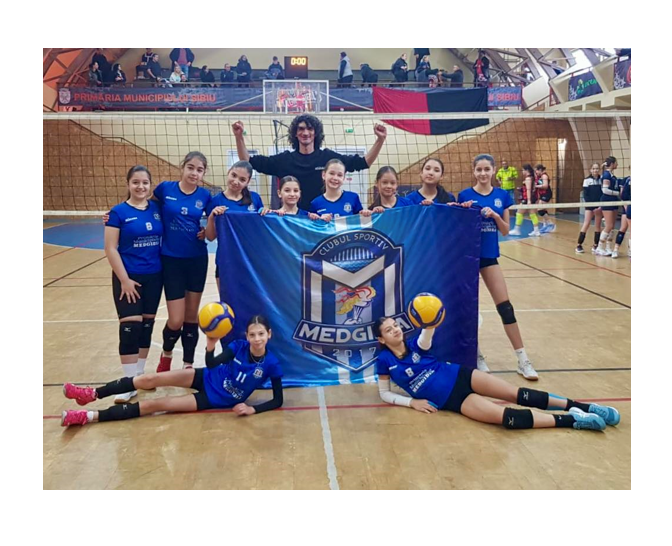 CS Medgidia: Fetele de la mini-volei participă la turneul de pregătire organizat de CSM București