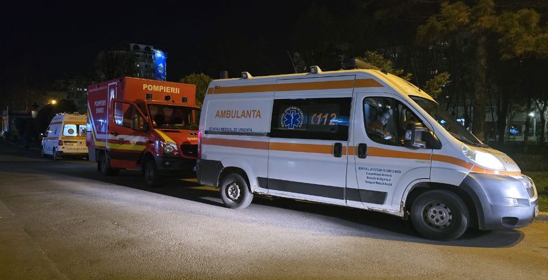 Trei autoturisme s-au ciocnit în intersecția de la Tomis 3 din Constanța