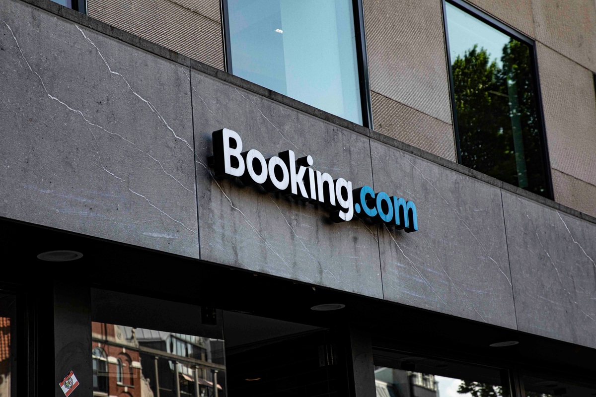 Hotelierii români se alătură procesului european împotriva Booking.com pentru recuperarea comisioanelor percepute între 2004 și 2024