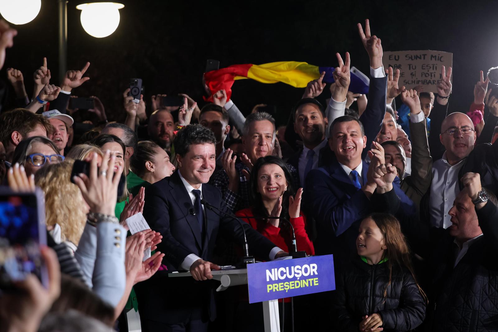 Nicușor Dan își conturează echipa de la Cotroceni: Sorin Costreie și Dacian Cioloș, nume vehiculate pentru posturi-cheie