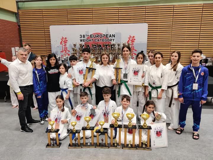 Rezultate excepționale pentru sportivii de la Clubul Oyama Constanța, la Campionatul European de karate kyokushin, ediția a 38-a