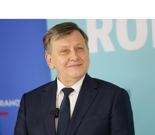 Crin Antonescu, primele declarații după anunțul exit-poll-urilor: Victoria în alegeri nu este decisă de exit poll-uri. Așteptăm să numărăm fiecare vot!
