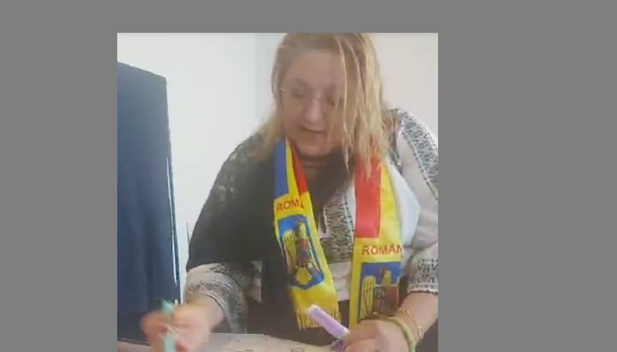 Diana Șoșoacă, show în secția de votare: Așa arată un vot al unor alegeri ilegale și neconstituționale