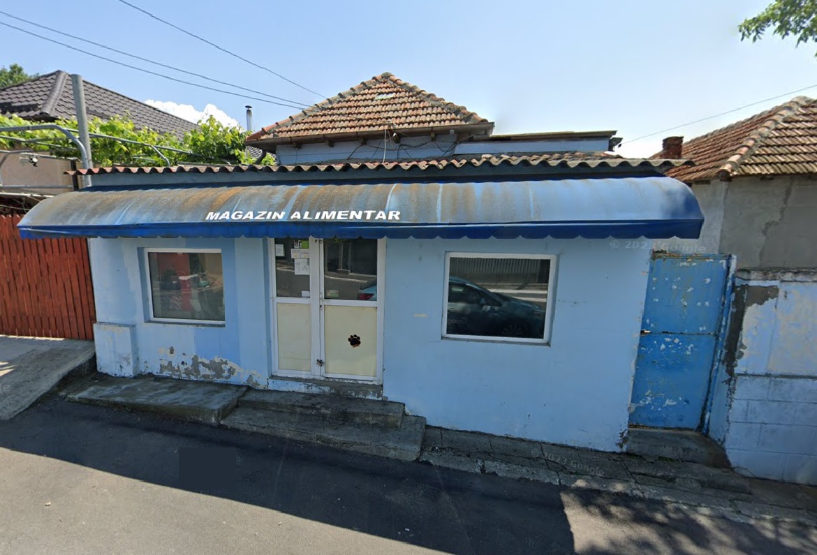 Teren, locuințe și spațiu comercial din Cernavodă, scoase la licitație publică. Proprietara are datorii către bancă și Fisc