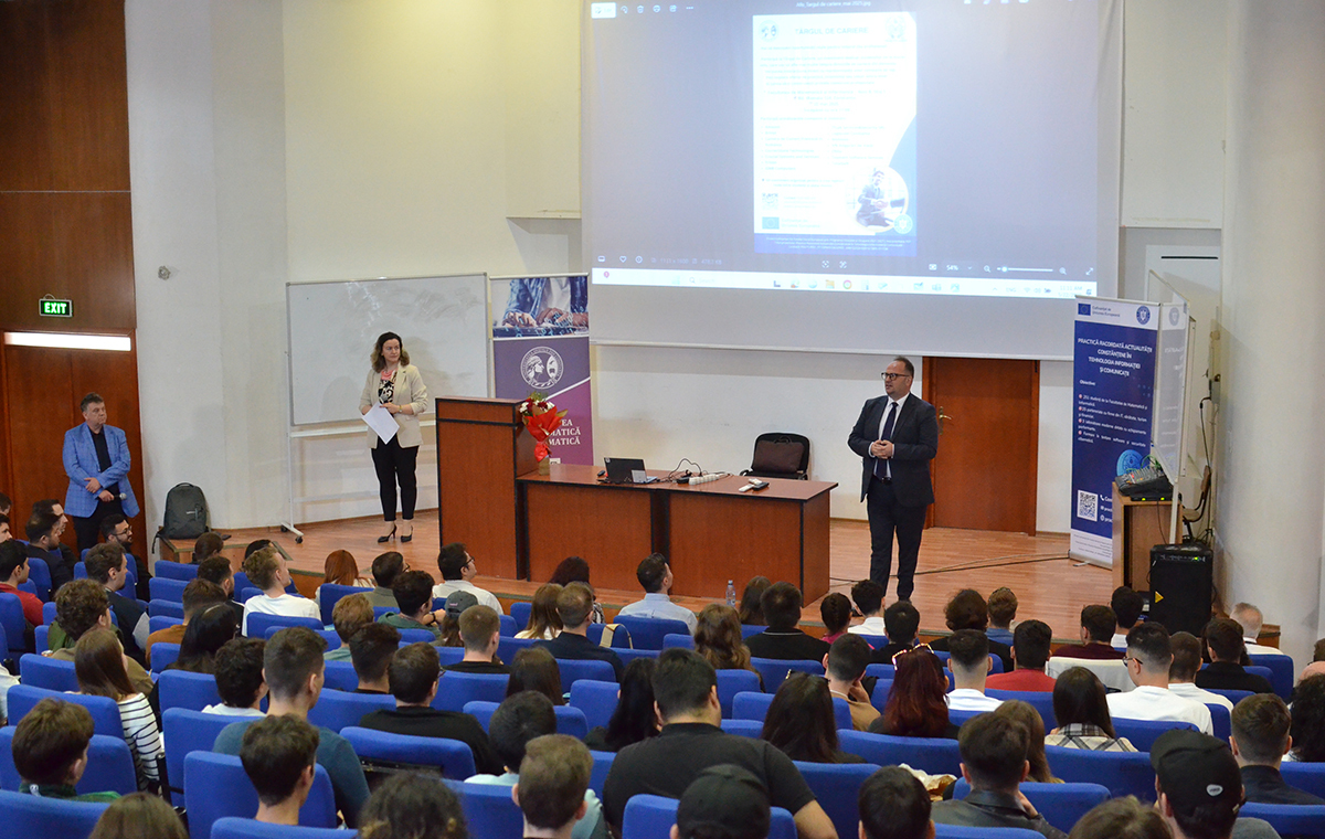 Studenții Facultății de Matematică și Informatică ai UOC s-au întâlnit cu viitorii angajatori la Târgul de Cariere 2025