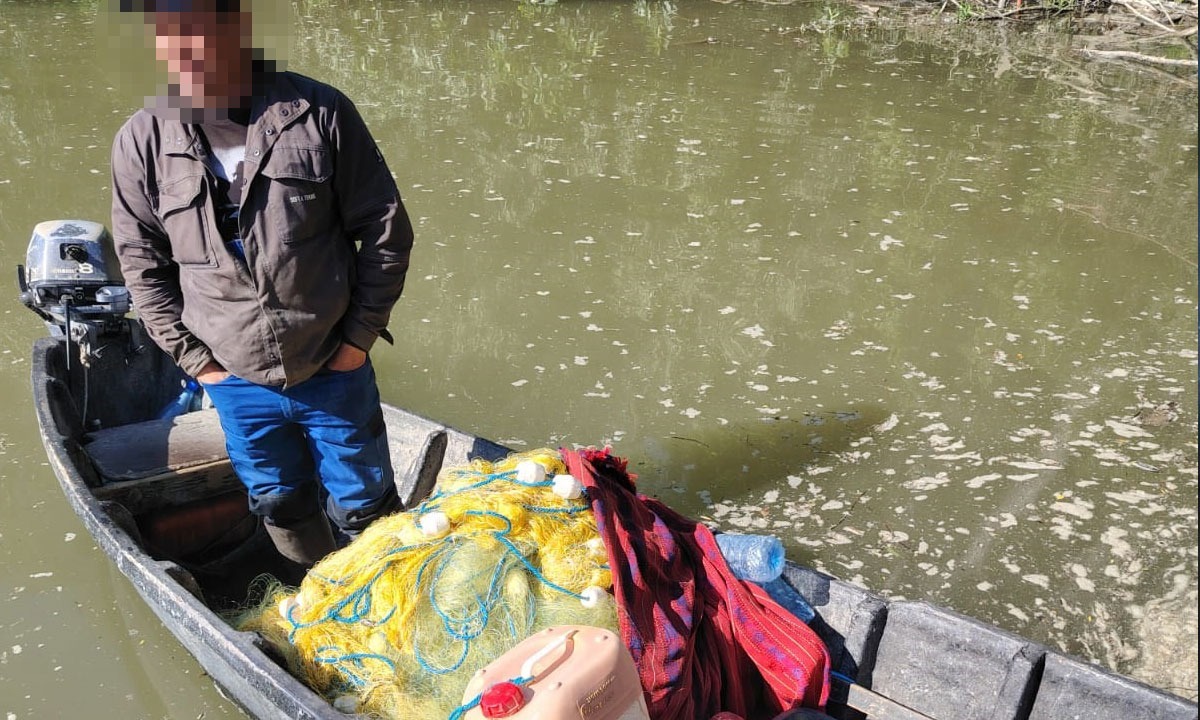 Braconaj în Delta Dunării: Sute de metri de plase și zeci de kilograme de pește, confiscate de la un pescar tulcean