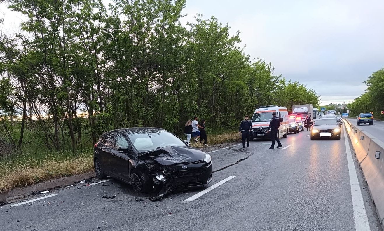 FOTO Accident grav pe DN39, între Lazu și Constanța. Două persoane au fost rănite