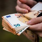 Bulgaria renunță la afișarea dublă pe etichete a prețurilor din 9 august
