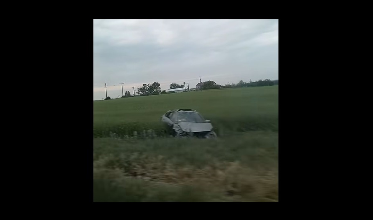 Accident la Hârșova! O mașină a ajuns în câmp