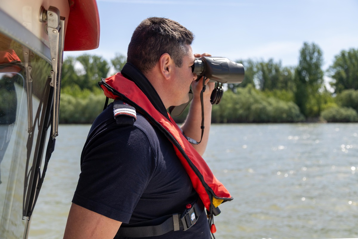 Accident naval pe Dunăre, la Sfântul Gheorghe! 9 persoane au ajuns în apele fluviului