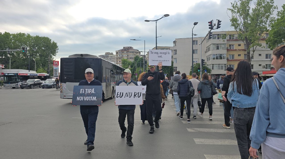 FOTO VIDEO Flashmob: Constănțenii, încurajați, într-un mod inedit, să voteze, pe 18 mai. Vezi aici cum!