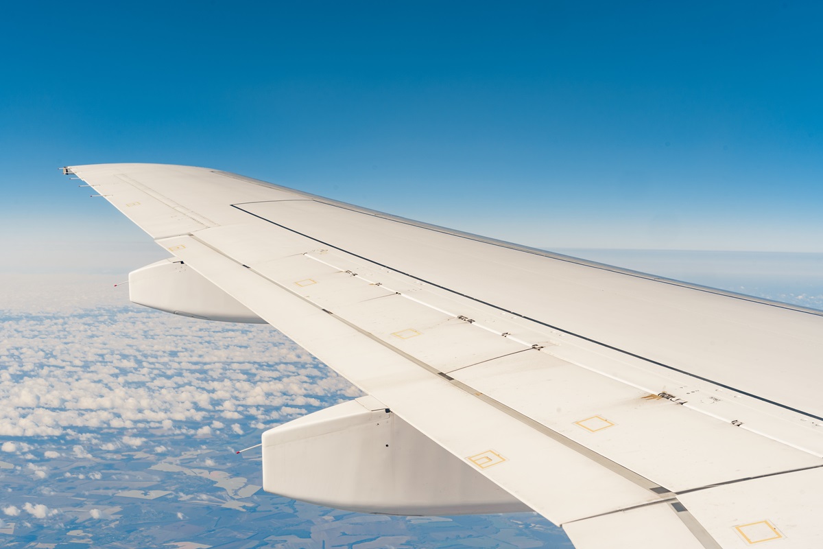 Zborurile de pe aeroporturile din Dubai se reiau limitat luni seara. Mesajul companiei Emirates pentru călători