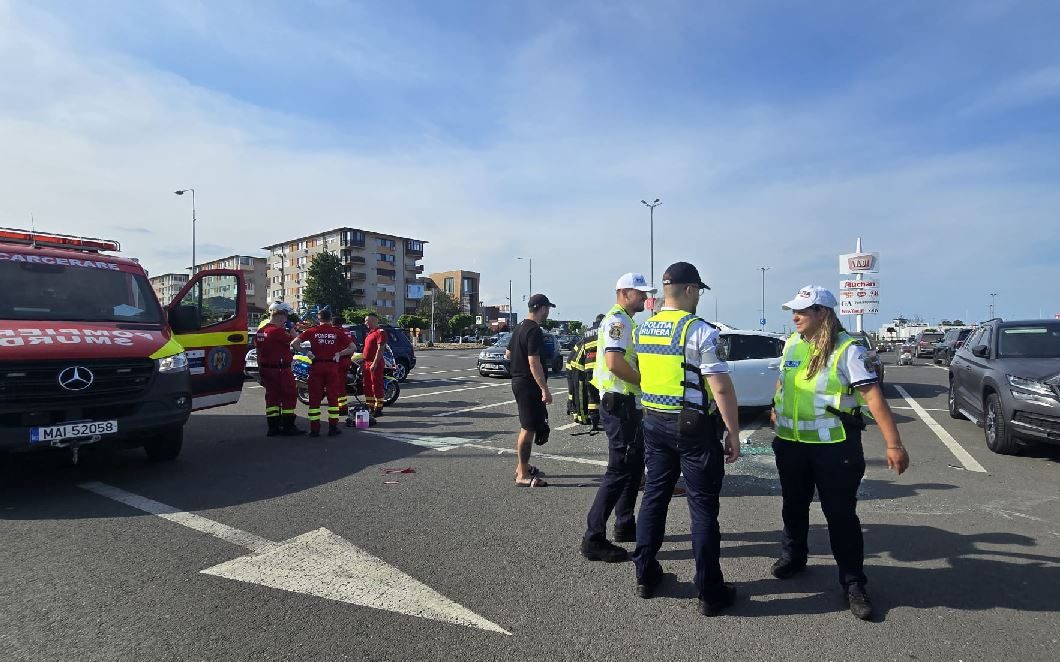ALERTĂ la un mall din Constanța după un conflict între 3 persoane. Un bărbat a fost lovit cu o sticlă în cap