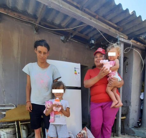 FOTO Asociaţia Suflete Deschise și SC Arimex Comexim 2000 SRL au adus bucurie în casele mai multor familii din județul Constanța
