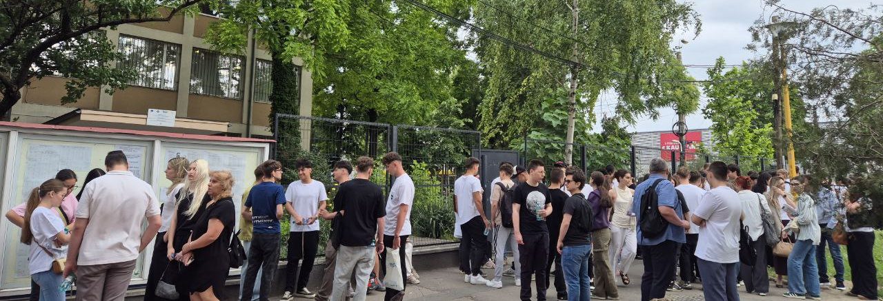 FOTO VIDEO Emoții mari pentru liceeni: Astăzi, peste 4.100 de elevi din județul Constanța susțin prima probă a Bacalaureatului