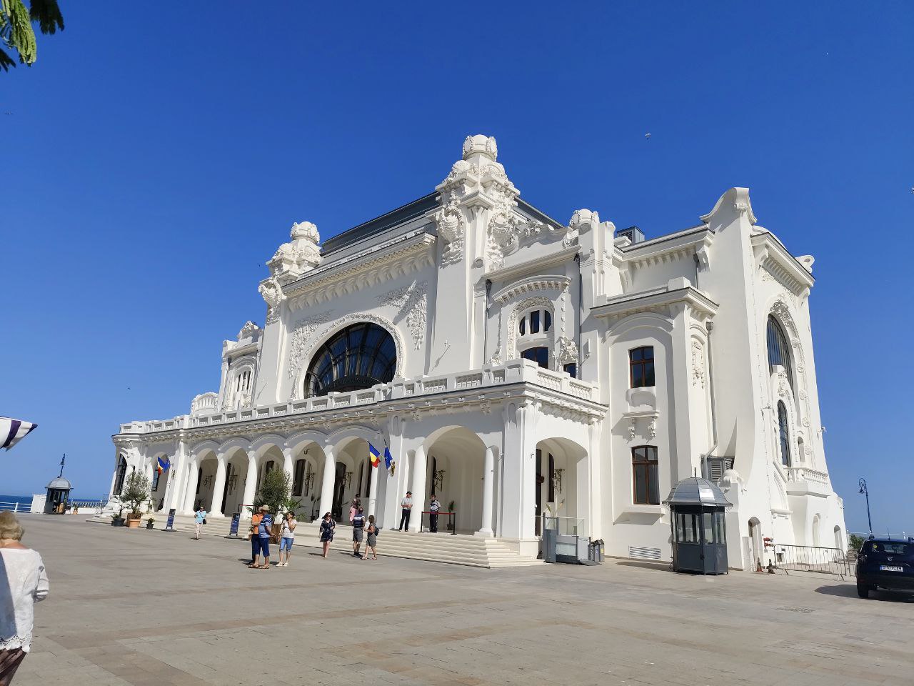 Cazinoul din Constanța ANGAJEAZĂ casier: Condițiile solicitate