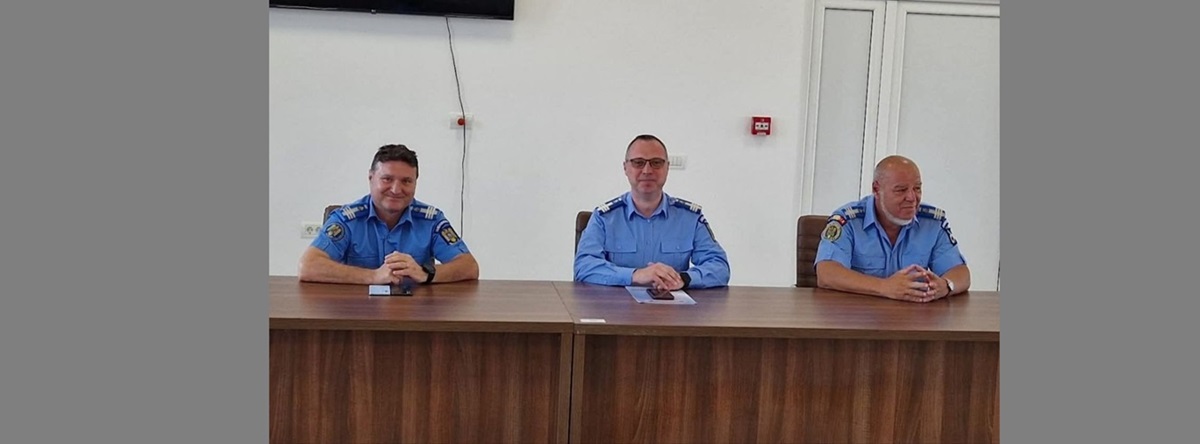 Colonelul Marius Velicu este noul șef al Inspectoratului de Jandarmi Județean Constanța. A fost decorat cu Virtutea Militară în Grad de Ofițer cu Însemne de Război