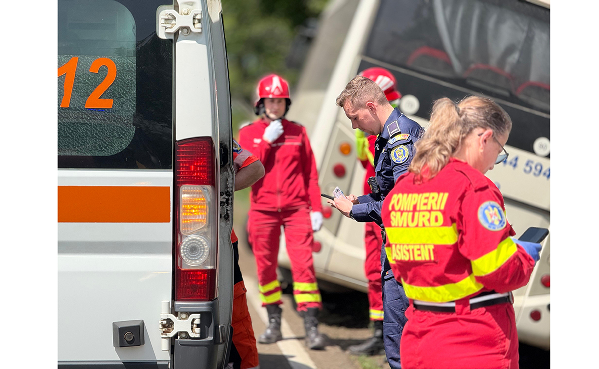 Accident între Tariverde și Mihai Viteazu, pe DN 22! Sunt două mașini implicate. Intervin pompierii și ambulanța