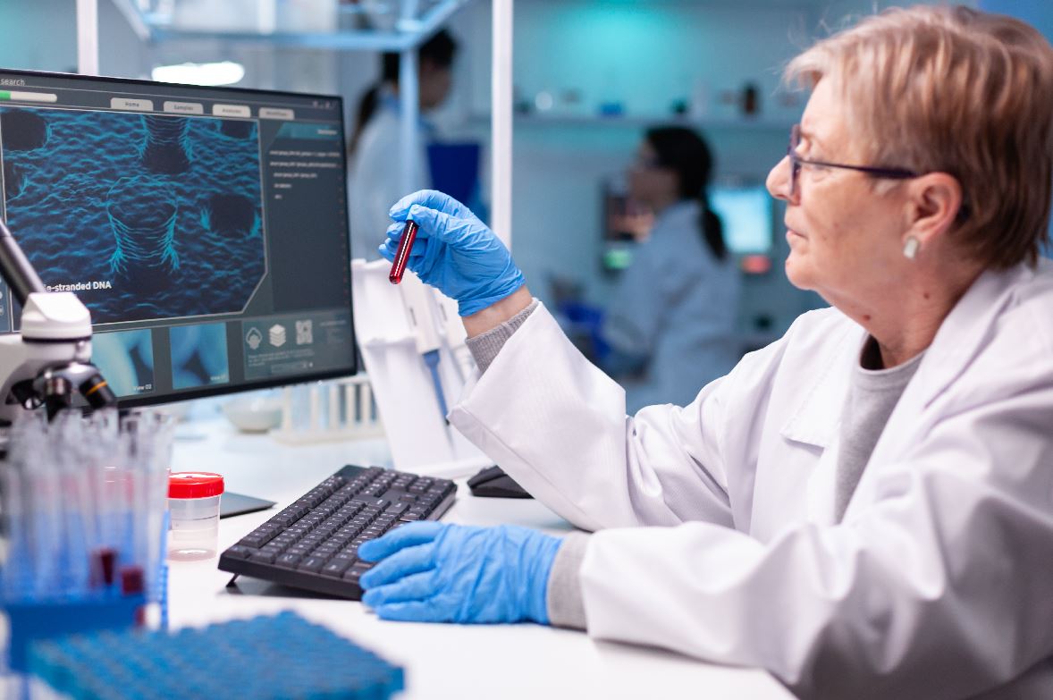 Descoperire revoluționară: cancerul poate fi depistat în sânge cu 3 ani înainte de diagnosticare