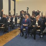 Președintelea promulgat legea care îi scapă consilierii locali și județeni de pierderea mandatelor