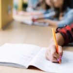 Emoții URIAȘE pentru absolvenții de clasa a XII-a: Mâine începe Bacalaureatul 2026. Ce se întâmplă dacă întârzii la examene