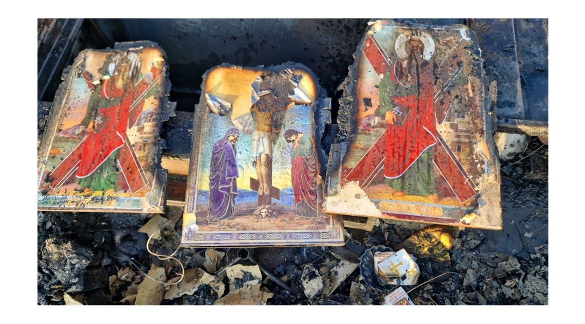 FOTO Trei icoane aproape intacte, recuperate dintr-un incendiu de proporții din Constanța: Astfel de momente ne reamintesc de fragilitatea vieții