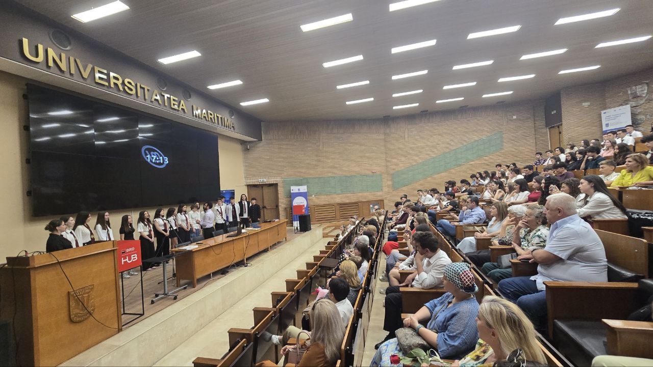 VIDEO Elevii olimpici ai Colegiului Național Mircea cel Bătrân, premiați în cadrul unui eveniment festiv organizat la Universitatea Maritimă Constanța