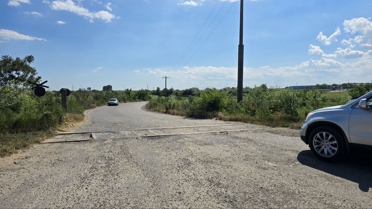 Strada Amsterdam Constanța accident feroviar mașină lovită de tren