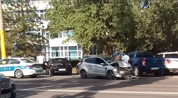 Accident rutier în Mamaia, în zona Hotelului Palas: Sunt trei victime, asistate medical