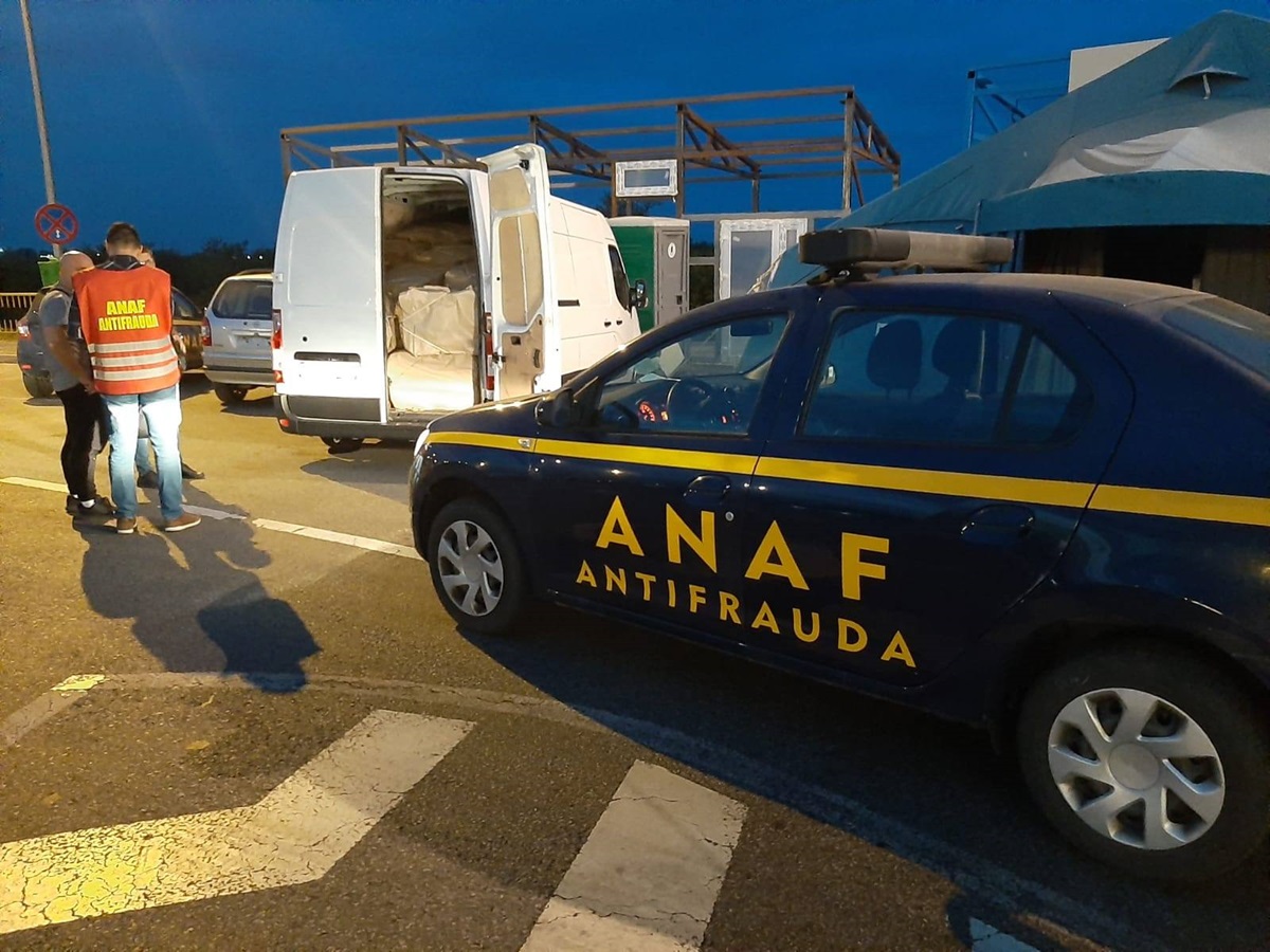 Șpaga dată în WC?! Detalii INCREDIBILE din dosarul inspectorului Antifraudă Constanța bănuit de luare de mită. Iată de ce a luat cu suspendare
