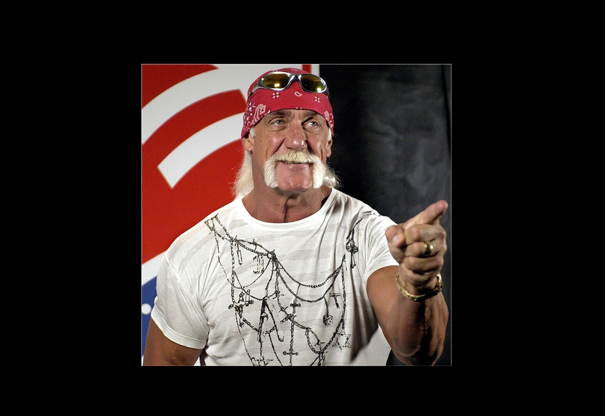 A MURIT Hulk Hogan, cunoscutul actor și luptător de wrestling